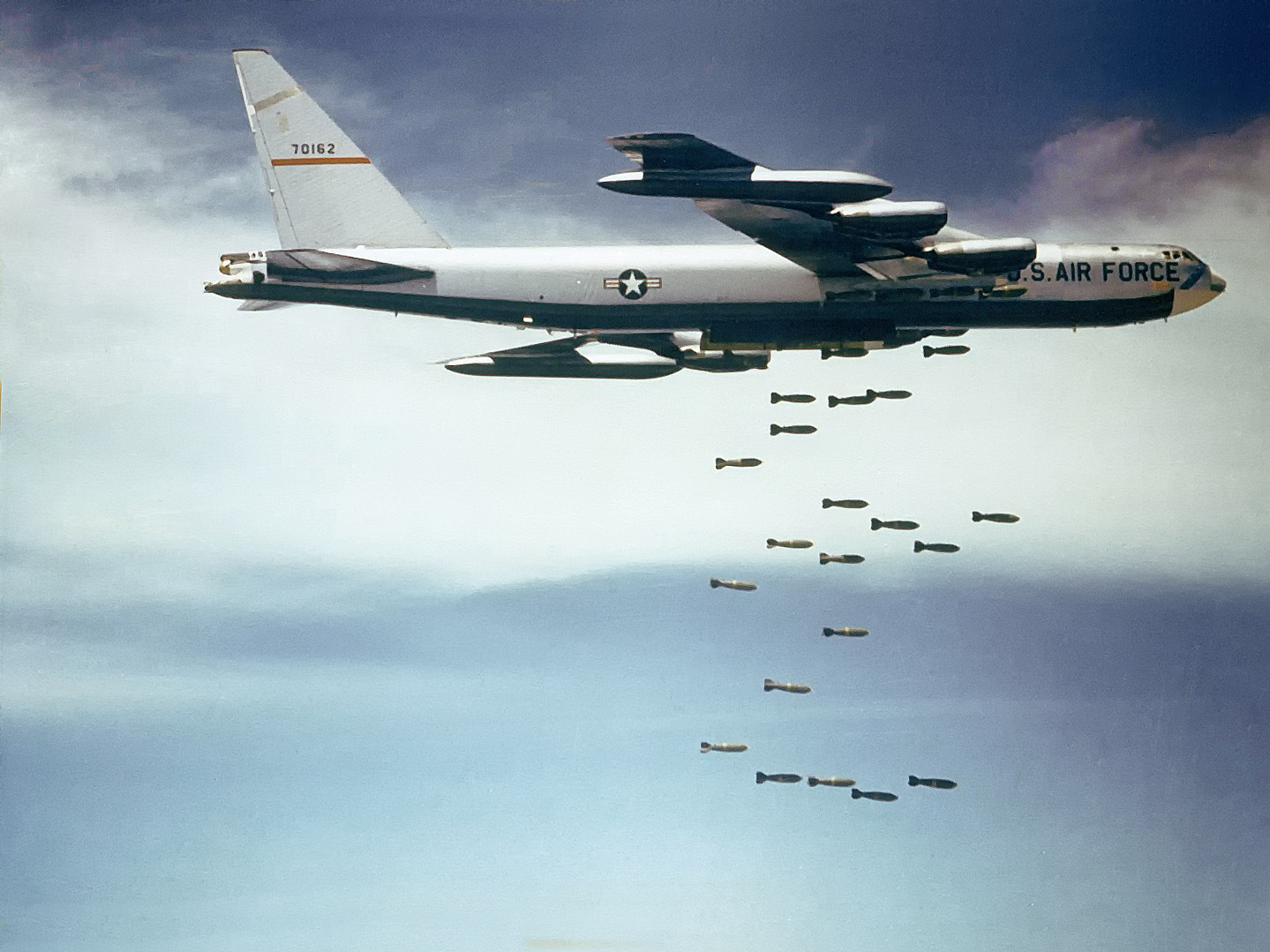 boeing_b-52_dropping_bombs.jpg