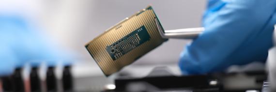 Chip placement AdobeStock_542365993