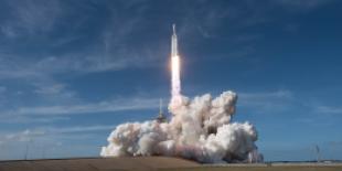 1024px-first_launch_of_spacex_falcon_heavy.jpg